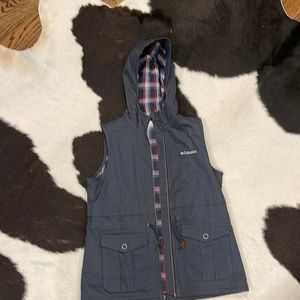 Colombia brand vest NWT